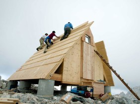 Refuge Luca Vuerich 2531m d'altitude Studio Giovanni Pesamosca © Flavio Pesamosca & Giovanni Pesamosca Architetto