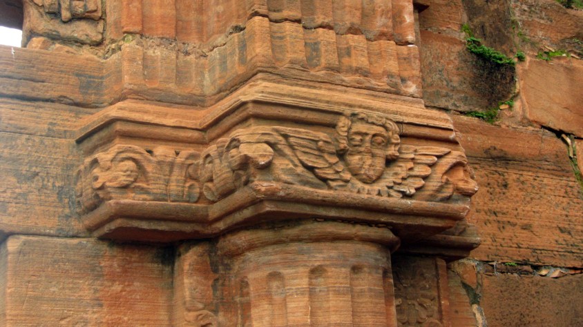 Un chapiteau de l'église jésuite de la mission de San Ignacio