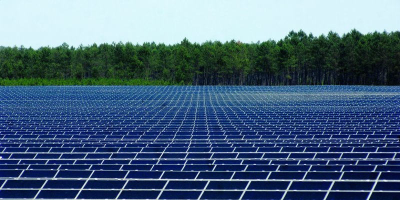 Centrale photovoltaïque de Losse dans les Landes (la plus grande d'Europe?)
