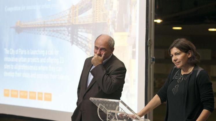 Anne Hidalgo, maire de Paris, au côté de Jean-Louis Missika, adjoint à l'Urbanisme ©JOEL SAGET_AFP